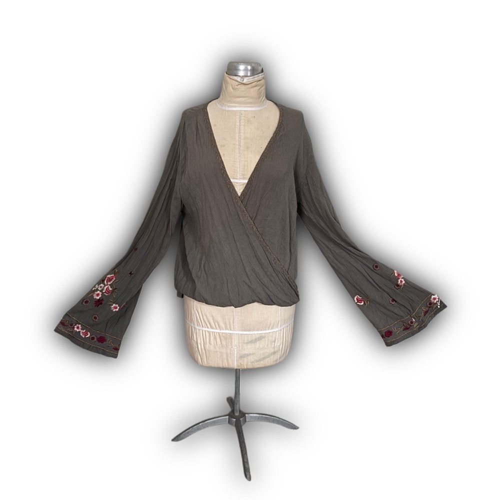 NWT LoveStitch One Of A Kind Long Sleeve Blouse